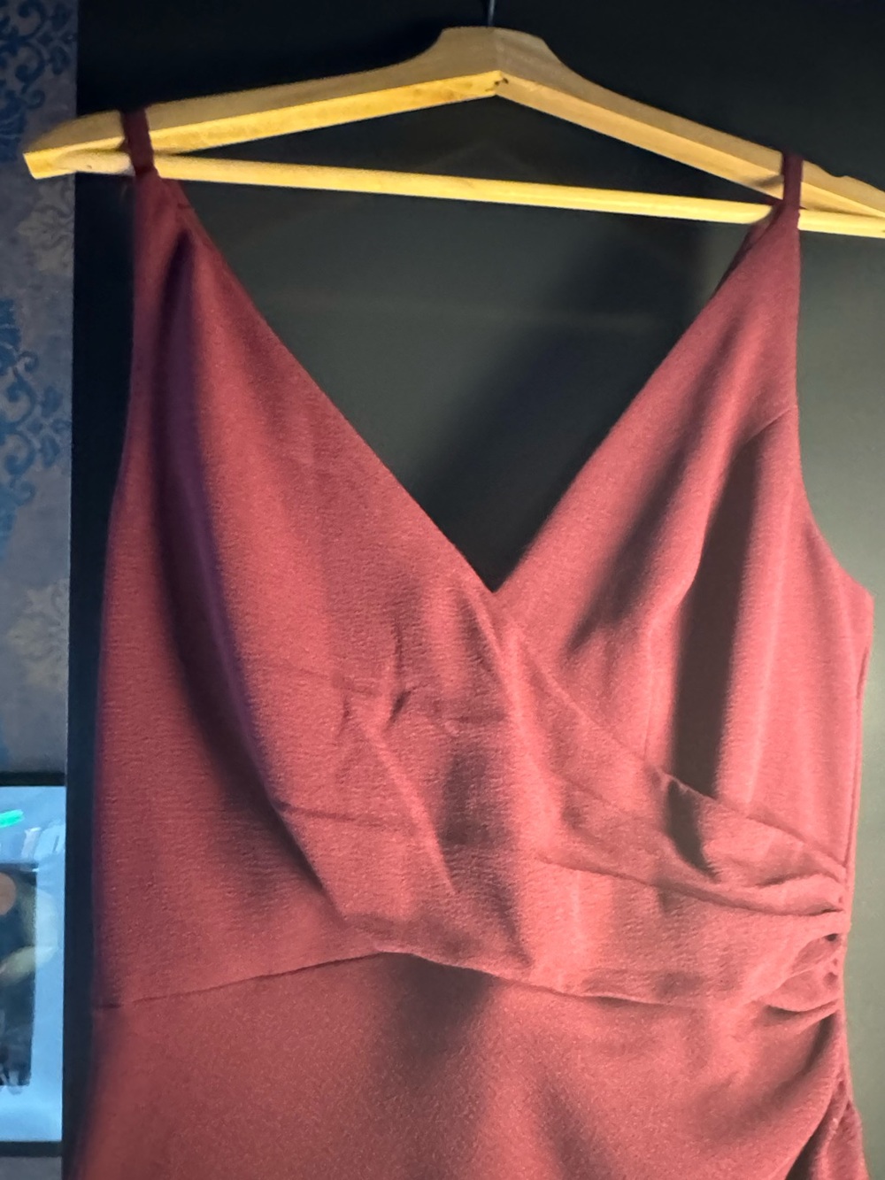 Dress The Population Elegant Burgundy V-Neck Slit Evening Dress 💋🌹 - Picture 5 of 16